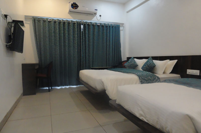 Hotel Venkateshwar-Superior AC Room3